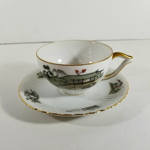 Gold China Cup And Saucer Pagoda House Scenes Made in Japan Vintage Porcelain - Picture 4 of 5